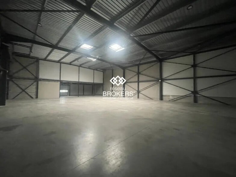 Industriel/Logistique dans Aix-en-Provence à louer - Photo intérieure – Image 2 sur 8