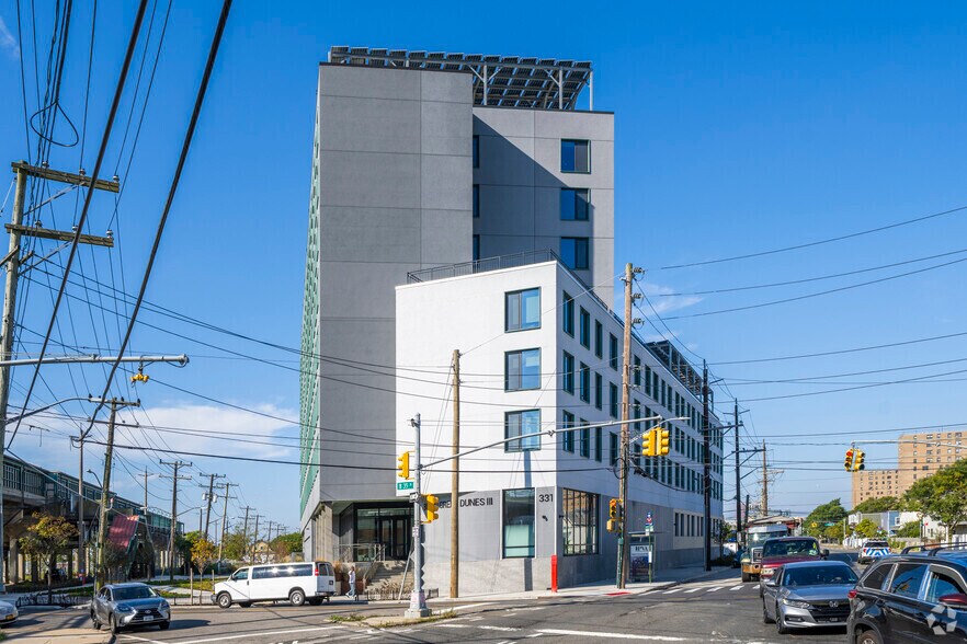 331 Beach 35th St, Far Rockaway, NY à louer - Photo de l’immeuble – Image 3 sur 10
