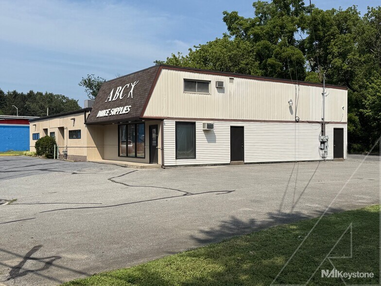 1915 Kutztown Rd, Reading, PA à louer - Photo principale – Image 1 sur 6
