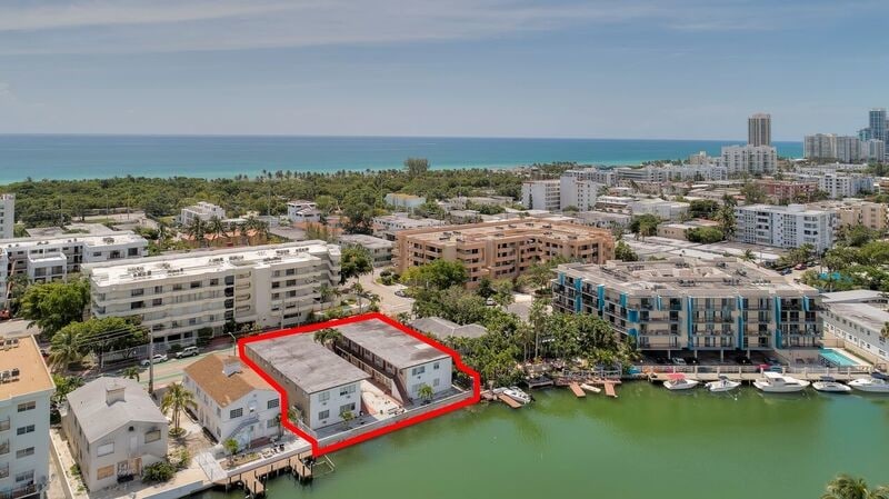 8210 Byron Ave, Miami Beach, FL à vendre - Autre – Image 1 sur 8