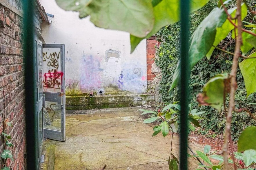 Local commercial dans Paris à vendre - Photo de l’immeuble – Image 3 sur 18