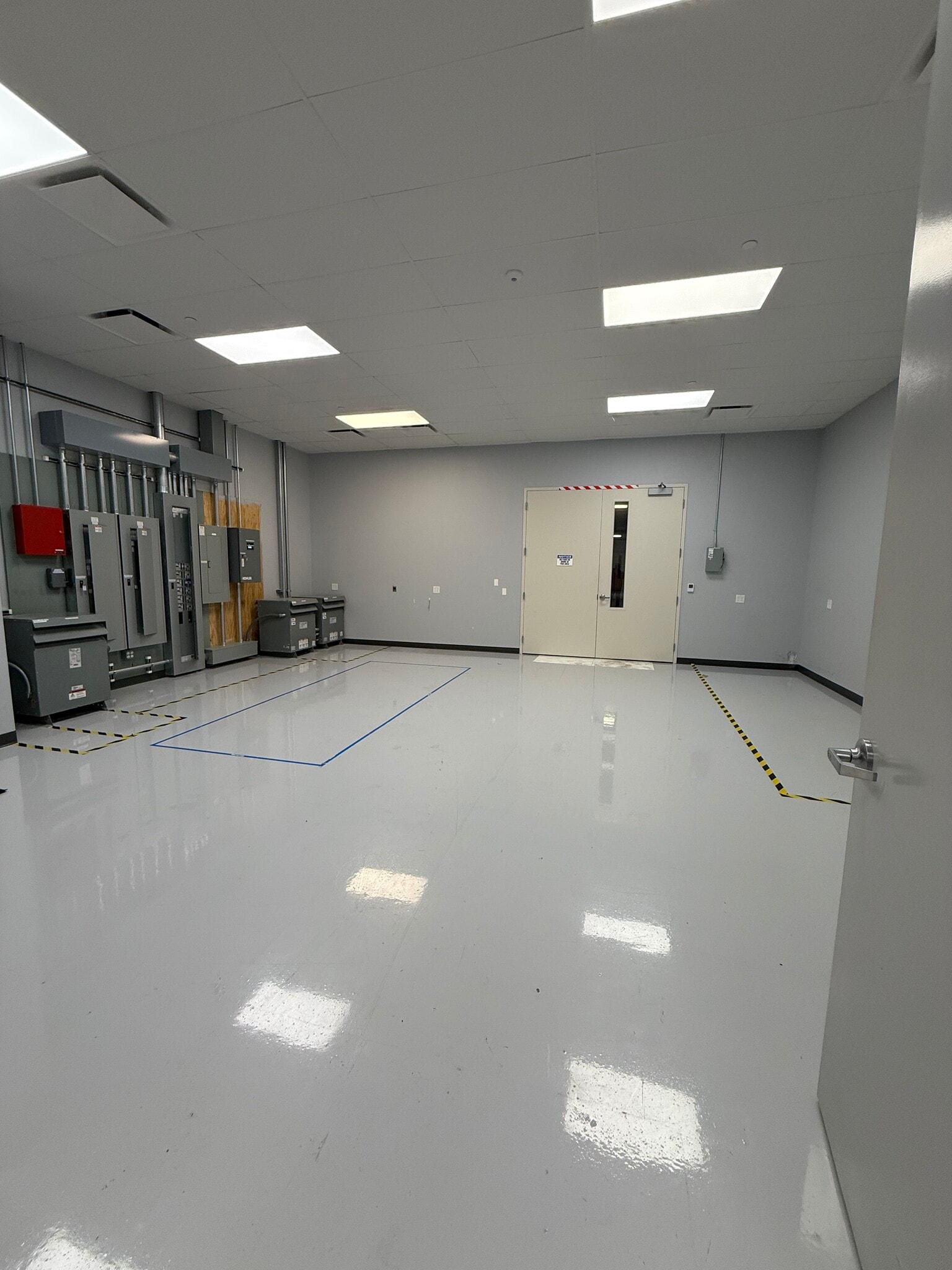 75 Sylvan St, Danvers, MA à louer Photo intérieure– Image 1 sur 10