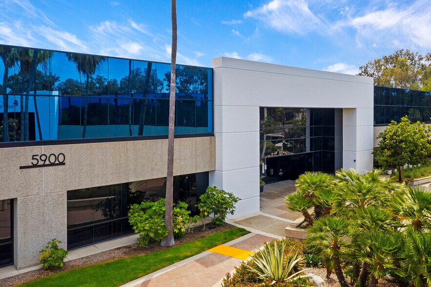 5900 La Place Ct, Carlsbad, CA à louer - Photo principale – Image 1 sur 27