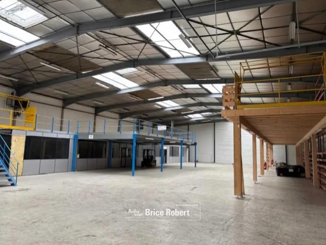 Local d’activités dans Irigny à louer Photo intérieure– Image 1 sur 4