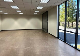 2345-2349 Circadian Way, Santa Rosa, CA à louer Photo intérieure– Image 2 sur 2