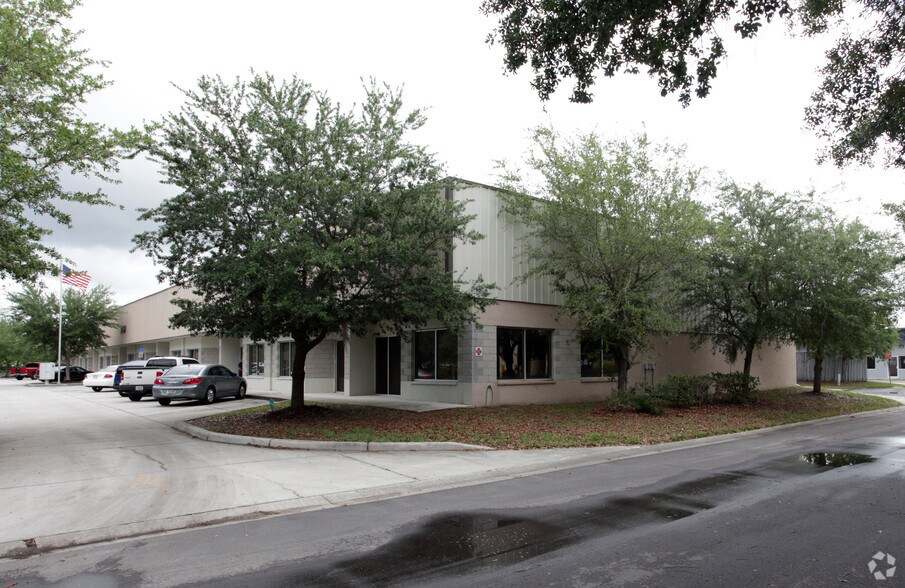 2427 Porter Lake Dr, Sarasota, FL à vendre - Photo de l’immeuble – Image 1 sur 48