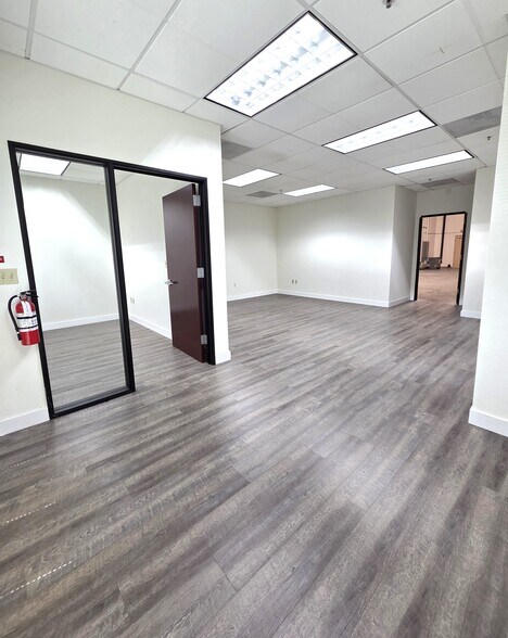 29300 Kohoutek Way, Union City, CA à vendre - Photo de l’immeuble – Image 3 sur 13