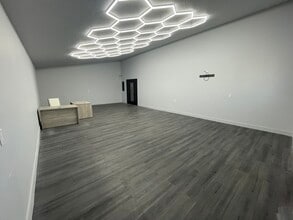 640 N Main St, North Salt Lake, UT à louer Photo intérieure– Image 2 sur 9