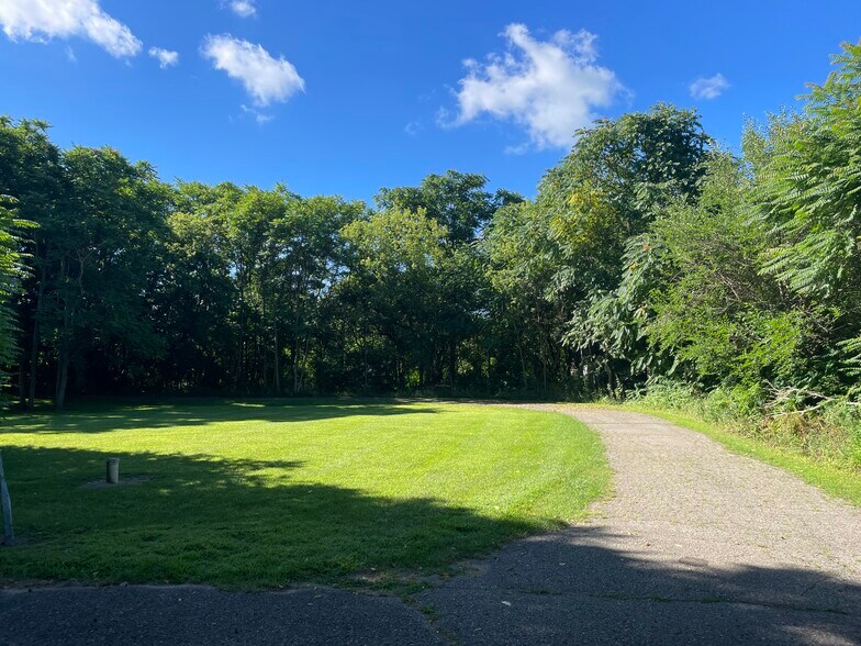 41st Street, Paw Paw, MI à vendre - Photo de l’immeuble – Image 3 sur 23