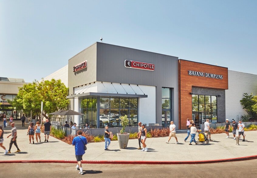 239 Los Cerritos Mall, Cerritos, CA à louer - Photo de l’immeuble – Image 3 sur 18