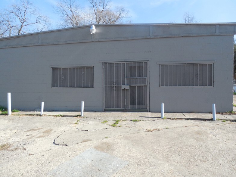 3744 Dixon Ave, Dallas, TX à louer - Photo de l’immeuble – Image 3 sur 16