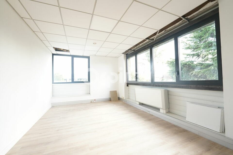 Bureau dans Saint-Quentin-Fallavier à louer Photo intérieure– Image 1 sur 8