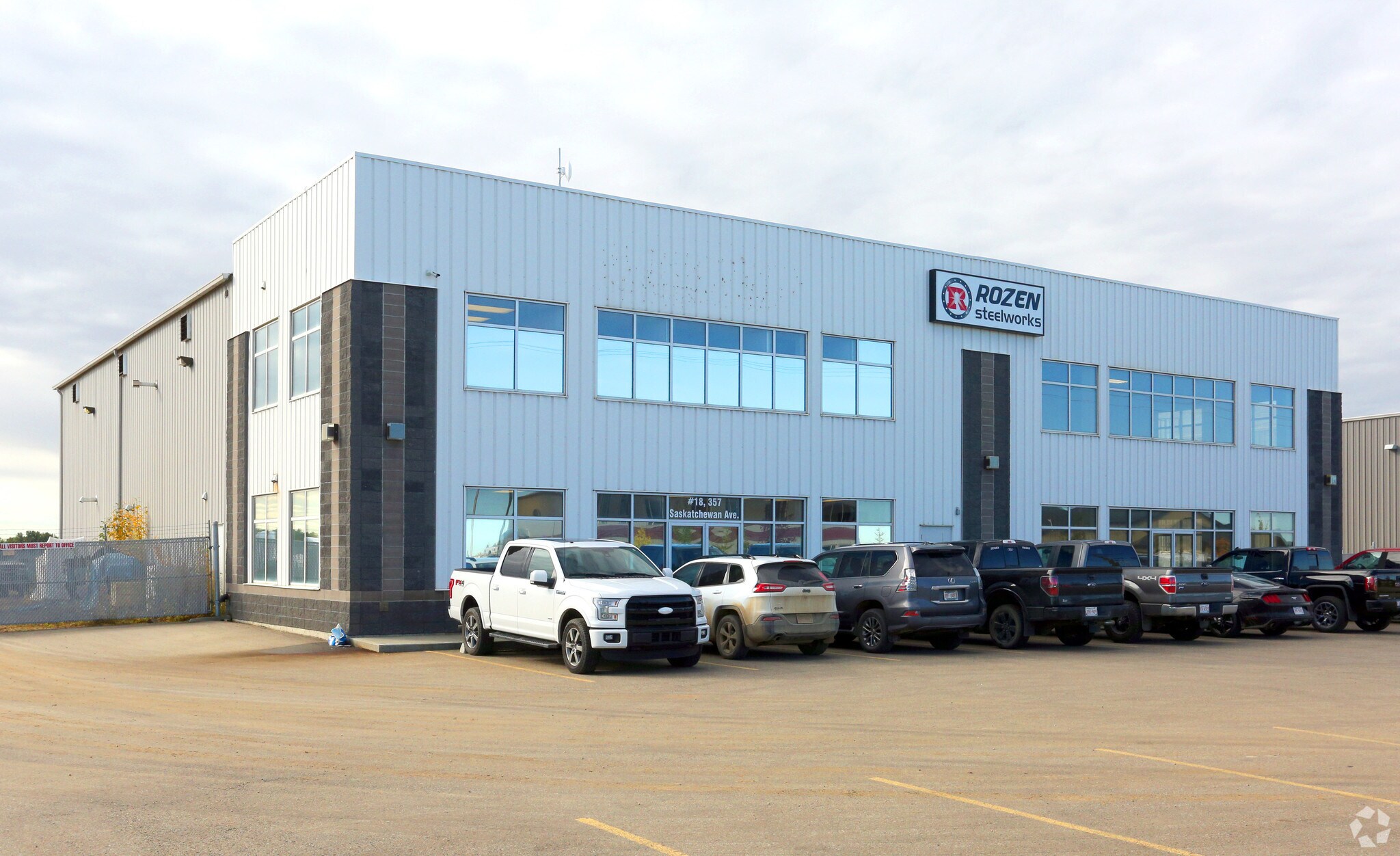 357 Saskatchewan Ave, Spruce Grove, AB à louer Photo de l’immeuble– Image 1 sur 21