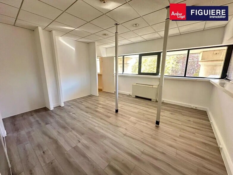 9 Bis Place John Rewald, Aix-en-Provence à louer - Photo de l’immeuble – Image 3 sur 8