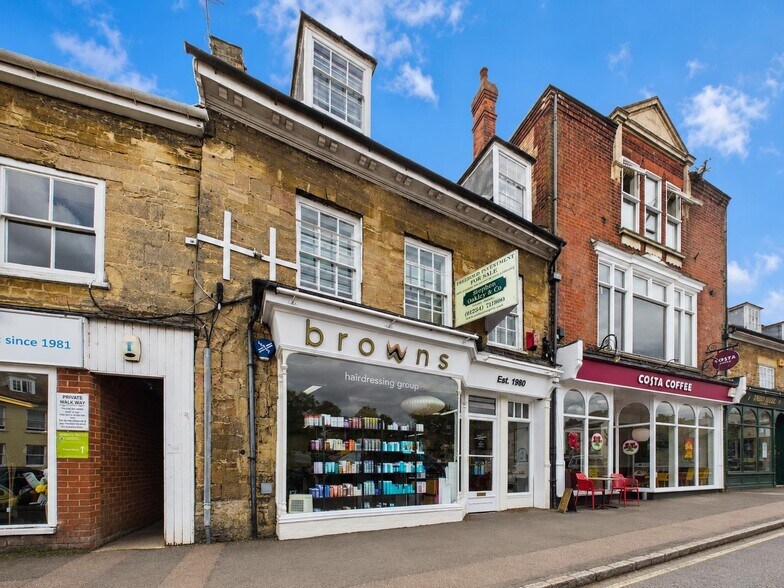 32-32a Market Pl, Olney à vendre - Photo de l’immeuble – Image 3 sur 3