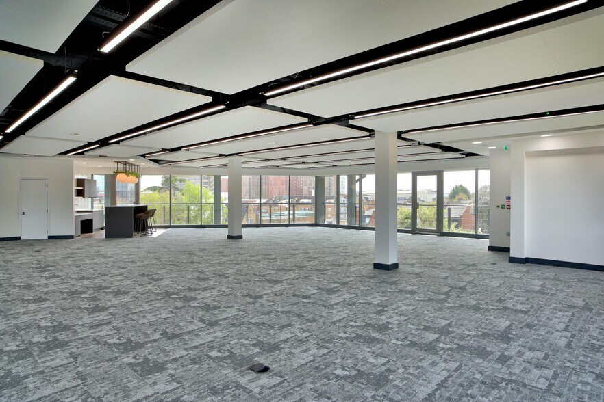 14 Castle Hl, Maidenhead à louer - Photo de l’immeuble – Image 3 sur 11