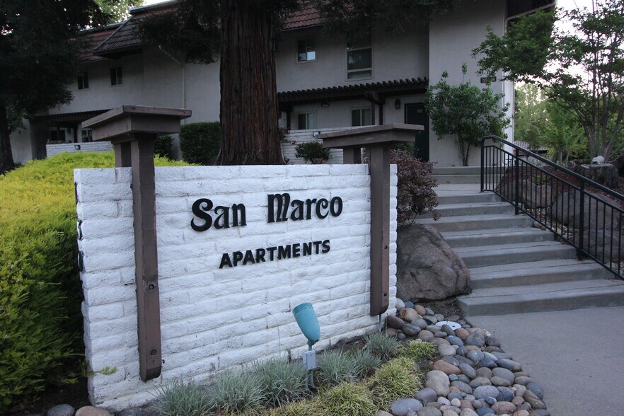 1327 Montego, Walnut Creek, CA à vendre - Photo de l’immeuble – Image 2 sur 34