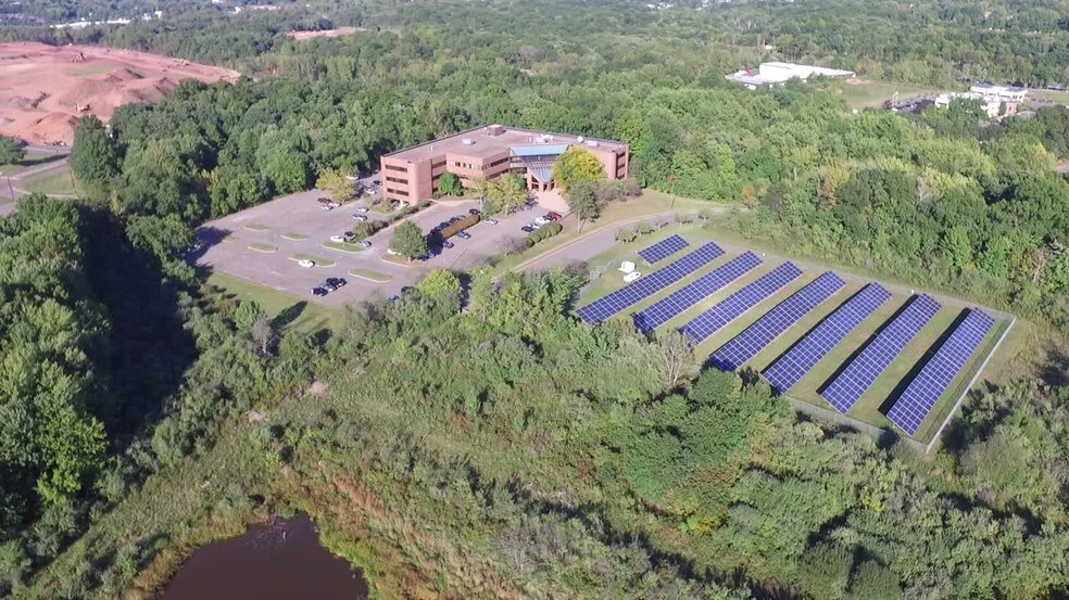 100 Roscommon Dr, Middletown, CT à louer - Vidéo sur l’annonce professionnelle – Image 2 sur 7