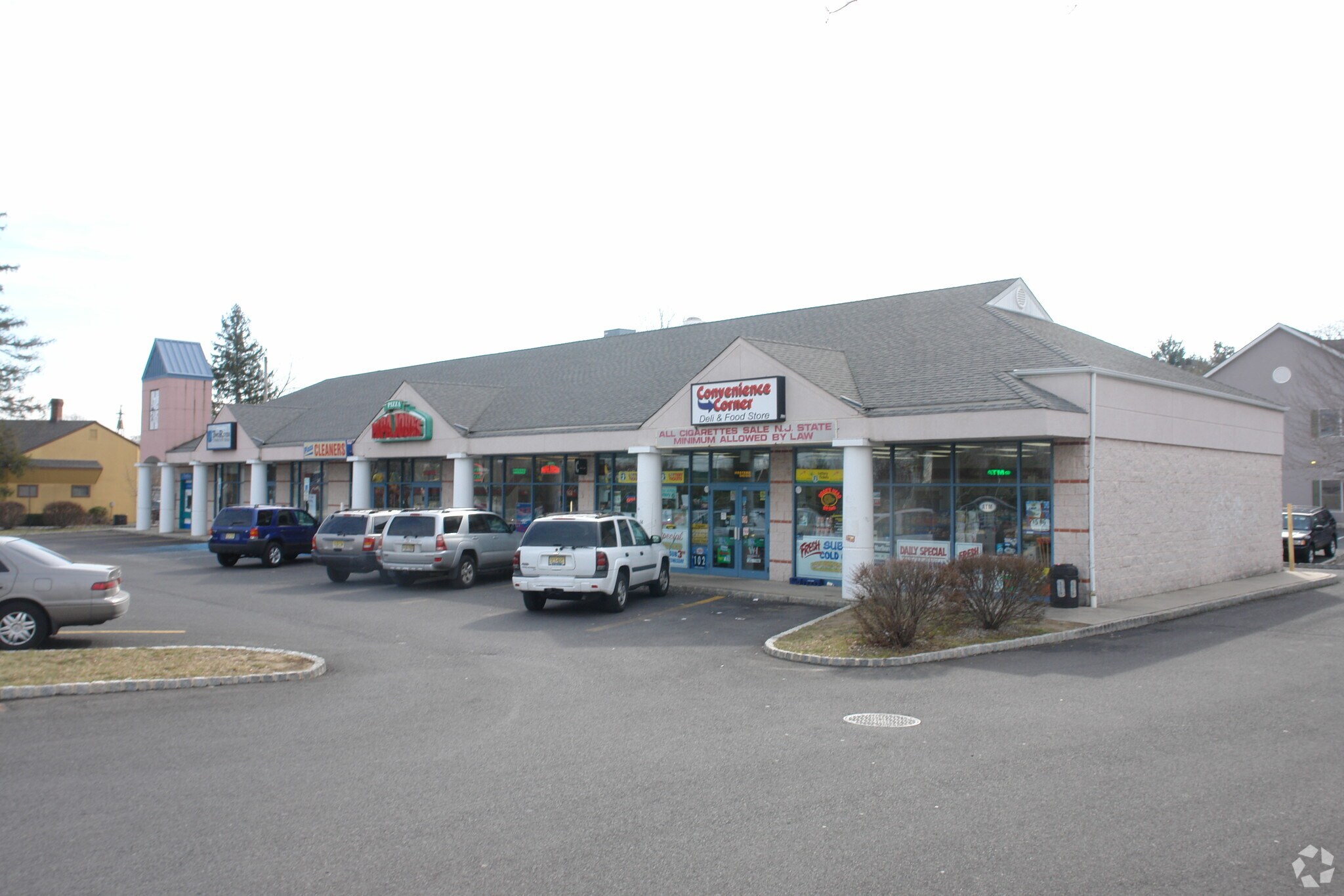 359-363 Monmouth Rd, West Long Branch, NJ à louer Photo principale– Image 1 sur 3