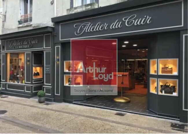 Plus de détails pour 85 87 Grande Rue, Sens - Local commercial à vendre