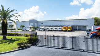 Plus de détails pour 12950 NW South River Dr, Miami, FL - Industriel/Logistique à louer