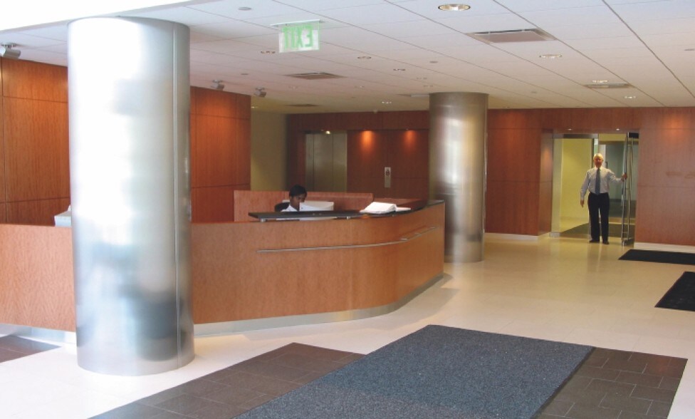 707 Summer St, Stamford, CT à louer - Hall d’entrée – Image 2 sur 10