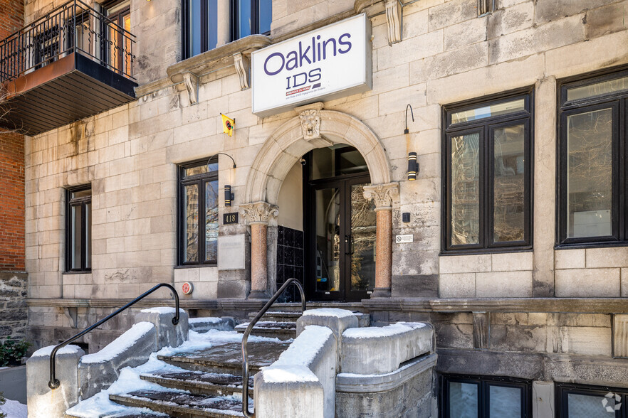418 Rue Sherbrooke E, Montréal, QC à louer - Photo de l’immeuble – Image 2 sur 7