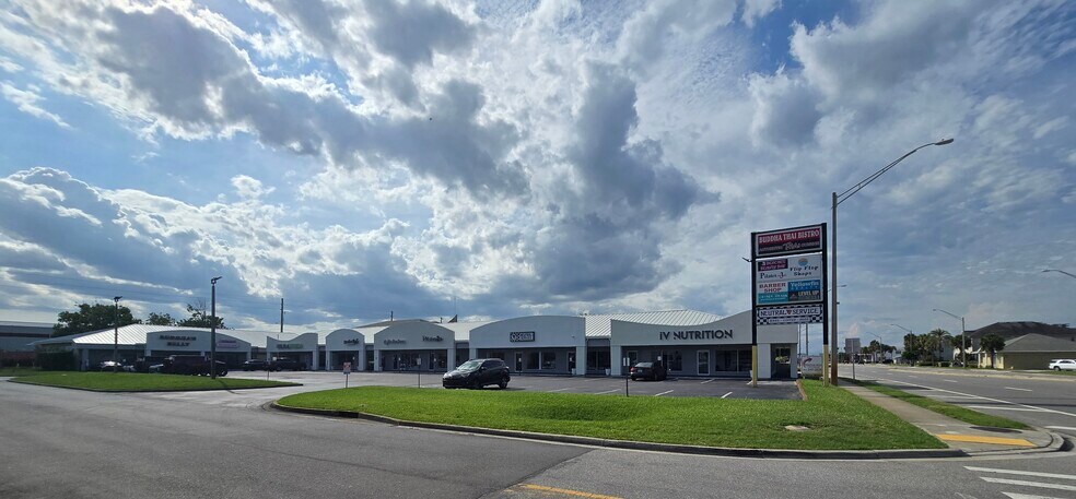 301-329 10th Ave N, Jacksonville Beach, FL à louer - Photo de l’immeuble – Image 2 sur 8