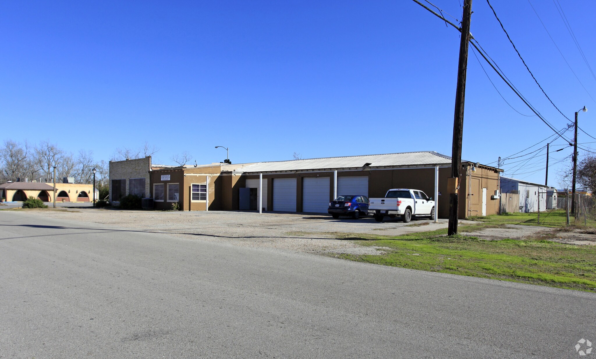 621 W Main St, La Porte, TX à louer Photo principale– Image 1 sur 53