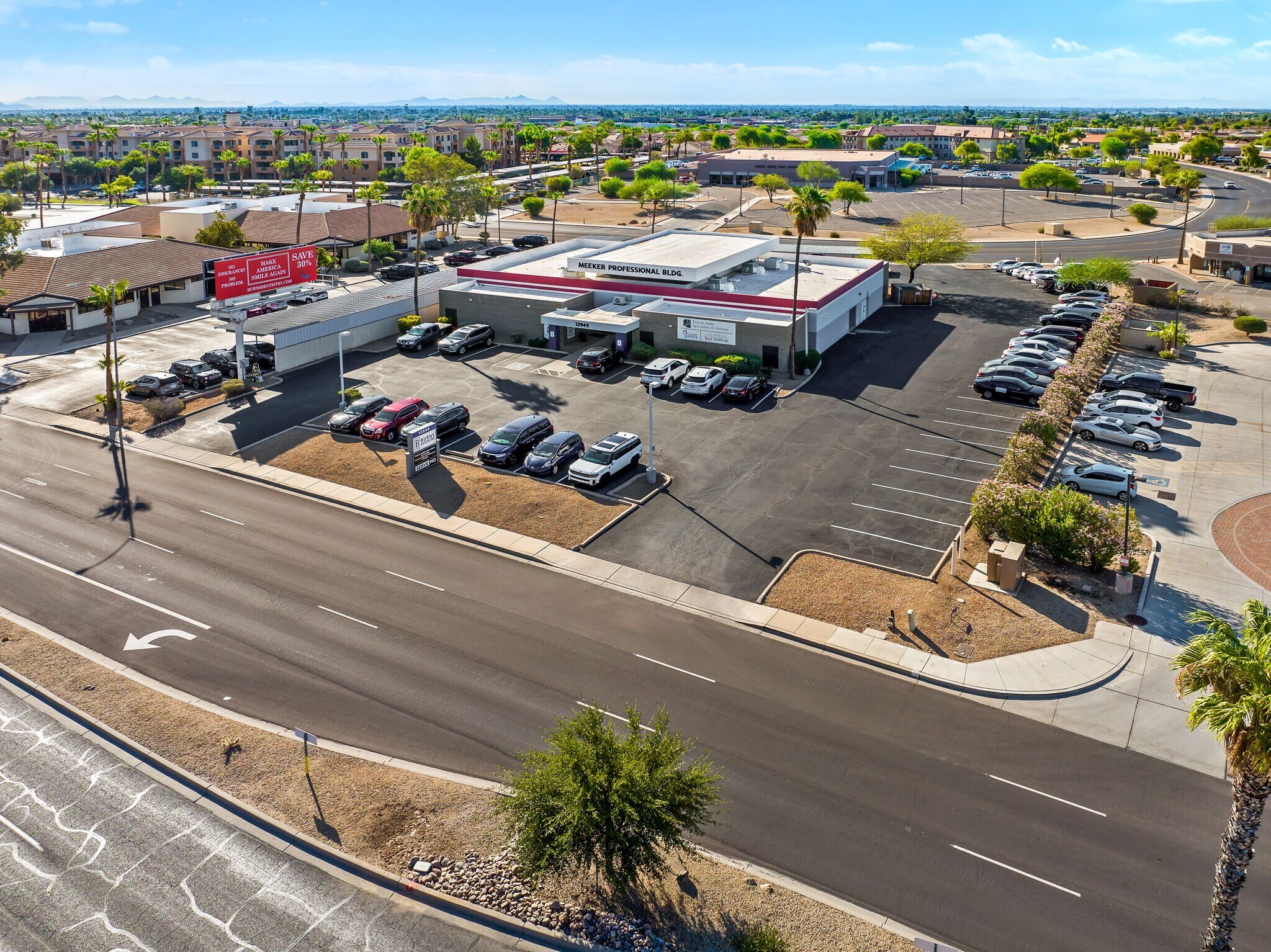 13949 W Meeker Blvd, Sun City, AZ à louer Aérien– Image 1 sur 19