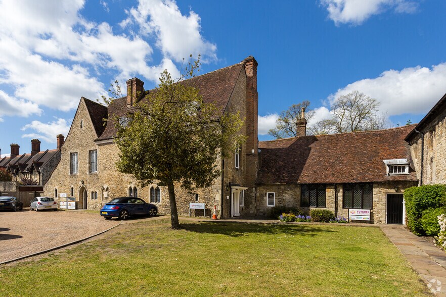 College Rd, Maidstone à louer - Photo principale – Image 1 sur 3