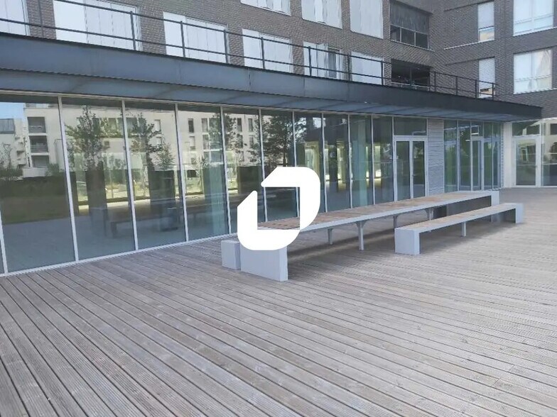 Local commercial dans Bordeaux à louer - Photo de l’immeuble – Image 1 sur 10