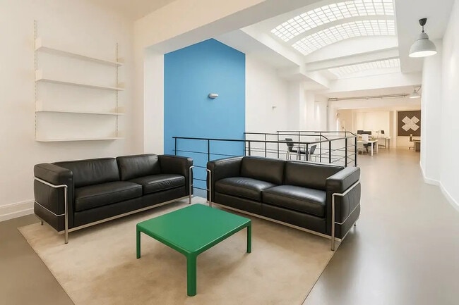 Plus de détails pour 7 Villa De Guelma, Paris - Bureau à louer