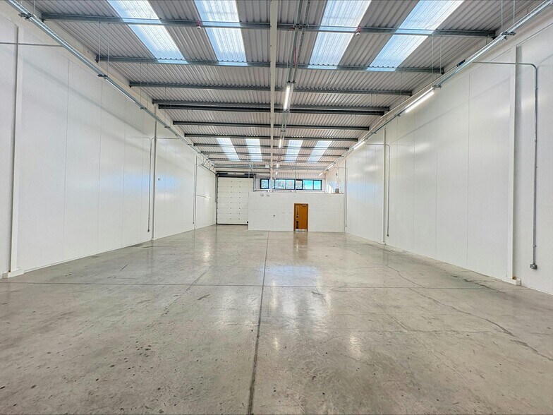 19A-19D Manasty Rd, Peterborough à louer - Photo de l’immeuble – Image 3 sur 10