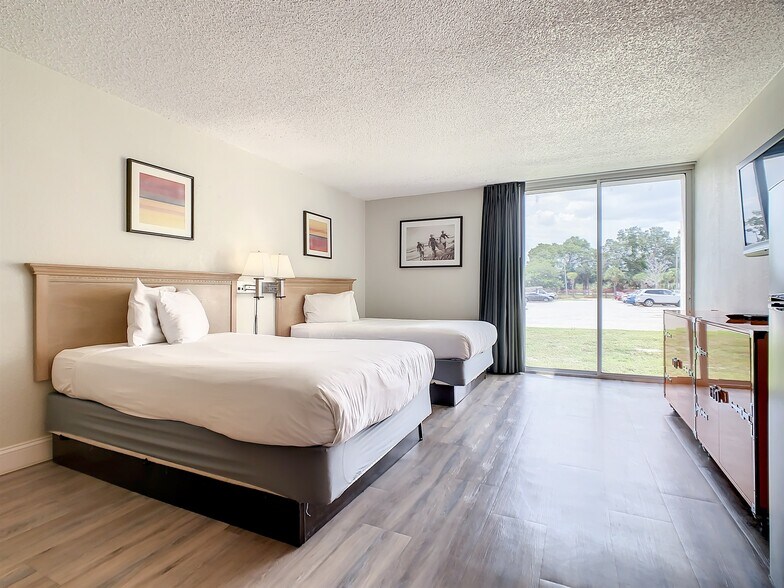 2295 E Irlo Bronson Memorial Hwy, Kissimmee, FL à vendre - Photo de l’immeuble – Image 3 sur 8