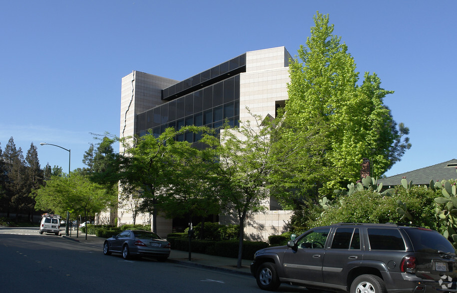 1670 Riviera Ave, Walnut Creek, CA à louer - Photo de l’immeuble – Image 3 sur 5