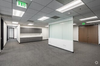 18101 Von Karman Ave, Irvine, CA à louer Photo de l’immeuble– Image 2 sur 6