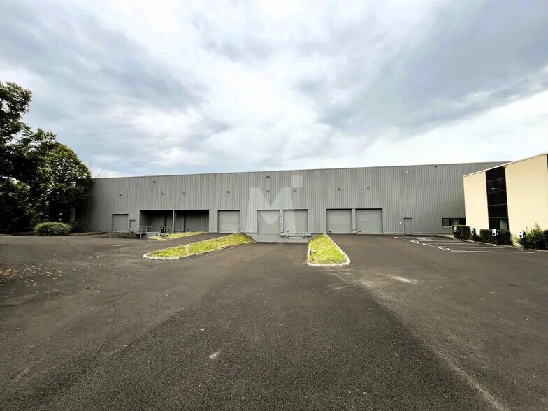 Industriel/Logistique dans Lisses à louer - Photo de l’immeuble – Image 3 sur 12