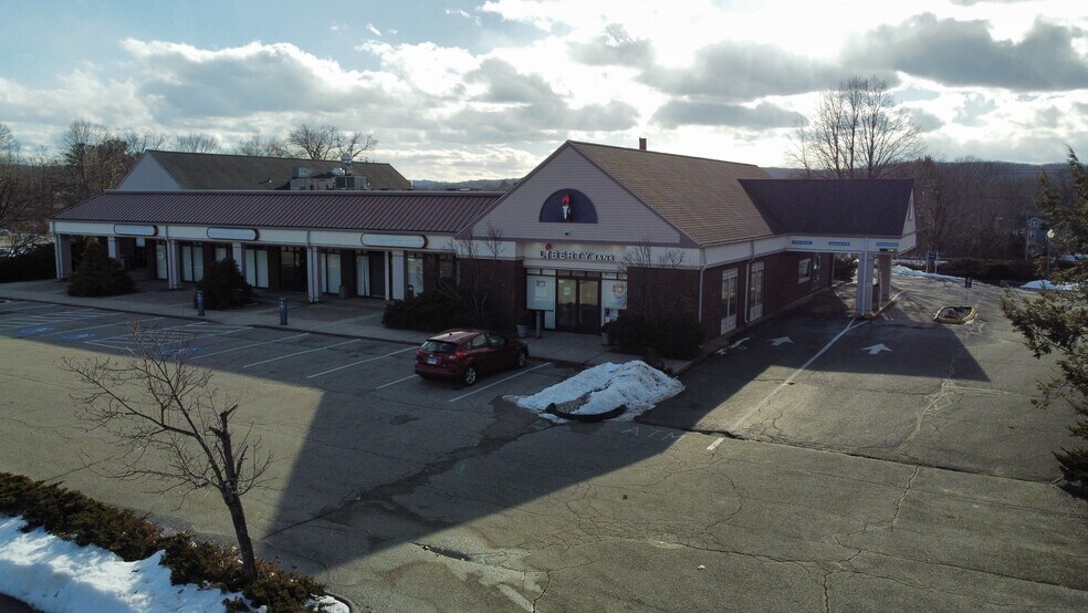1681 Main St, Willimantic, CT à vendre - Photo de l’immeuble – Image 2 sur 13