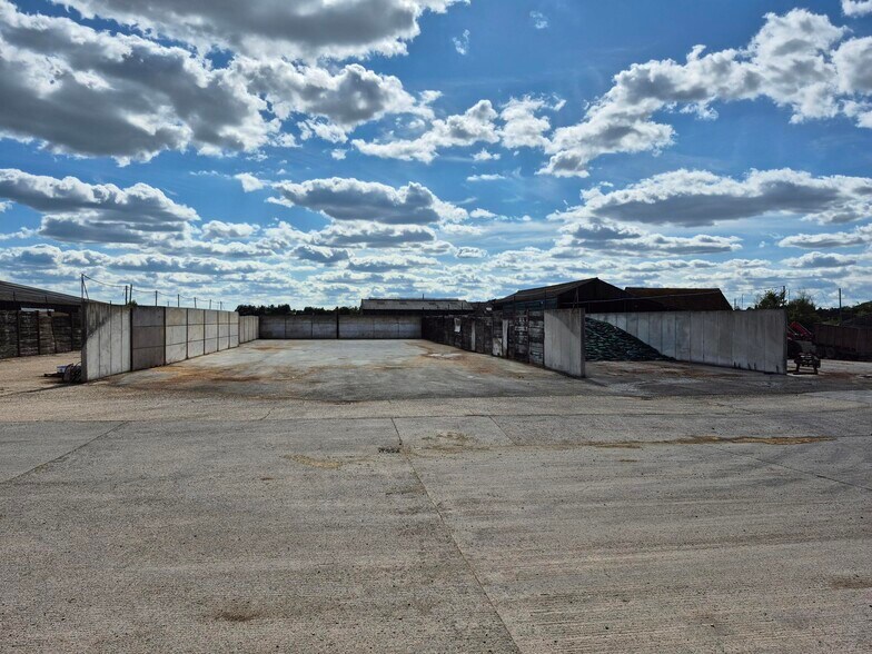 Waterditch Road, Christchurch à louer - Photo de l’immeuble – Image 2 sur 15