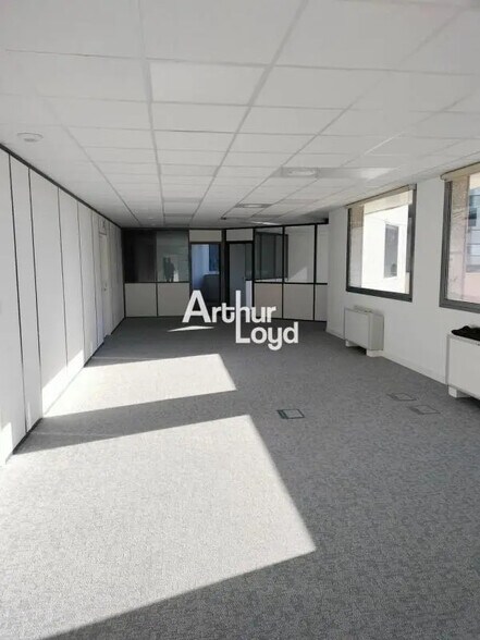 455 Promenade Des Anglais, Nice à louer - Photo de l’immeuble – Image 2 sur 7