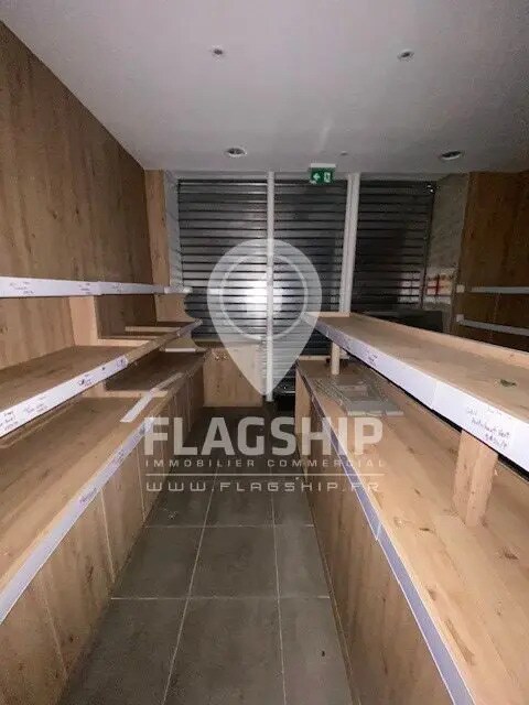 Local commercial dans Paris à louer Photo de l’immeuble– Image 1 sur 9