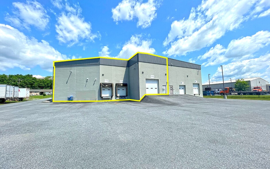 7701 Derry St, Harrisburg, PA à vendre - Photo de l’immeuble – Image 3 sur 11