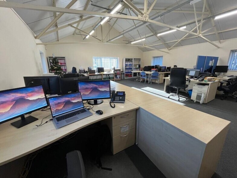 Manningtree Rd, Dedham à vendre - Photo de l’immeuble – Image 2 sur 12