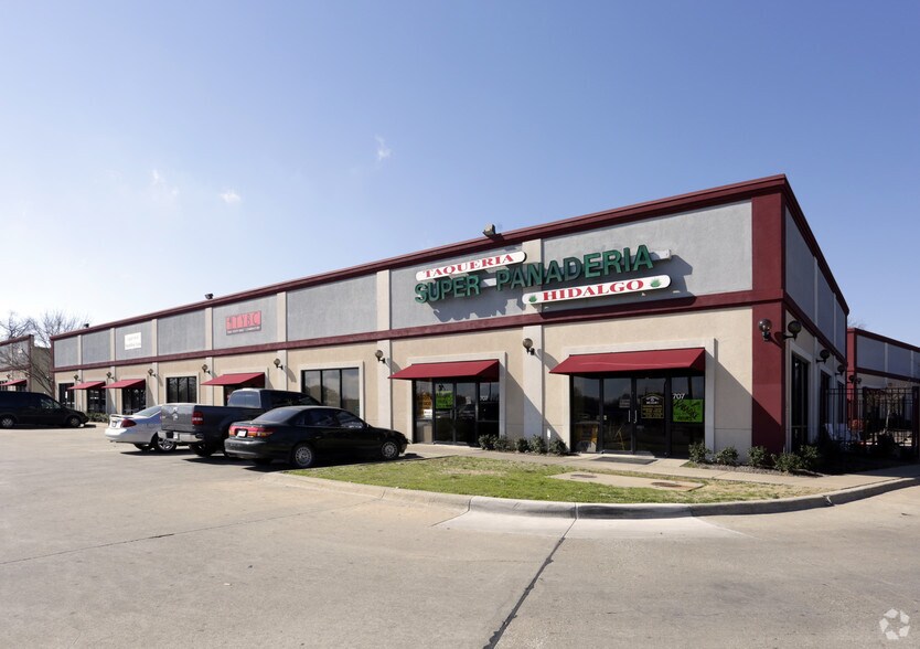 901 N McDonald St, McKinney, TX à louer - Photo de l’immeuble – Image 2 sur 7