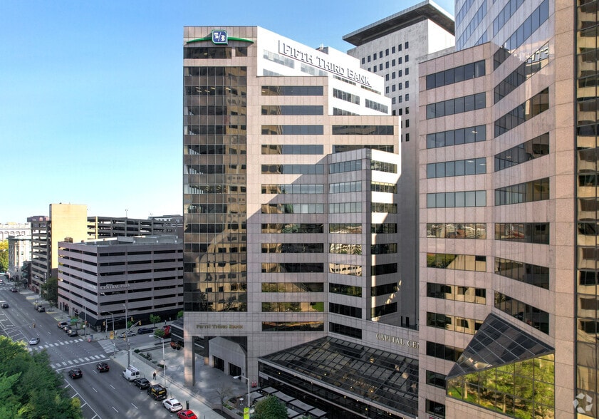 251 N Illinois St, Indianapolis, IN à louer - Photo principale – Image 1 sur 12