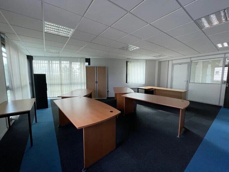 Bureau dans Noyelles-Godault à louer - Photo de l’immeuble – Image 2 sur 5