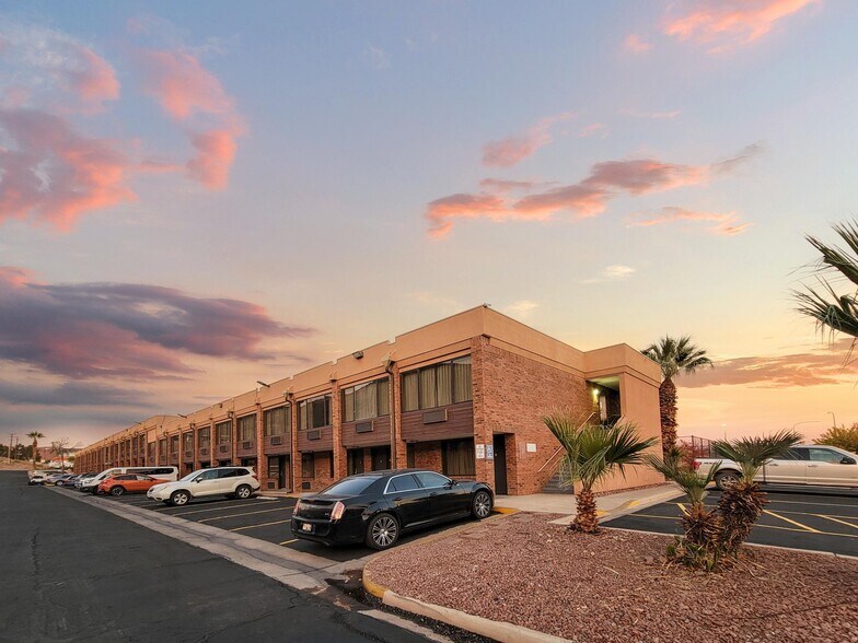 850 S Bluff St, St George, UT à vendre - Photo de l’immeuble – Image 2 sur 100