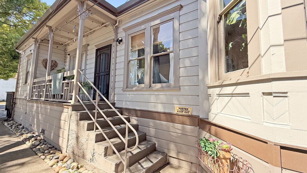 614 College Ave, Santa Rosa, CA à vendre - Photo de l’immeuble – Image 2 sur 23