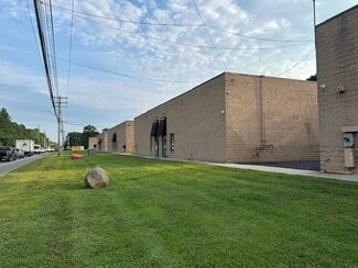 Plus de détails pour 1107 Station Rd, Bellport Village, NY - Industriel/Logistique à louer